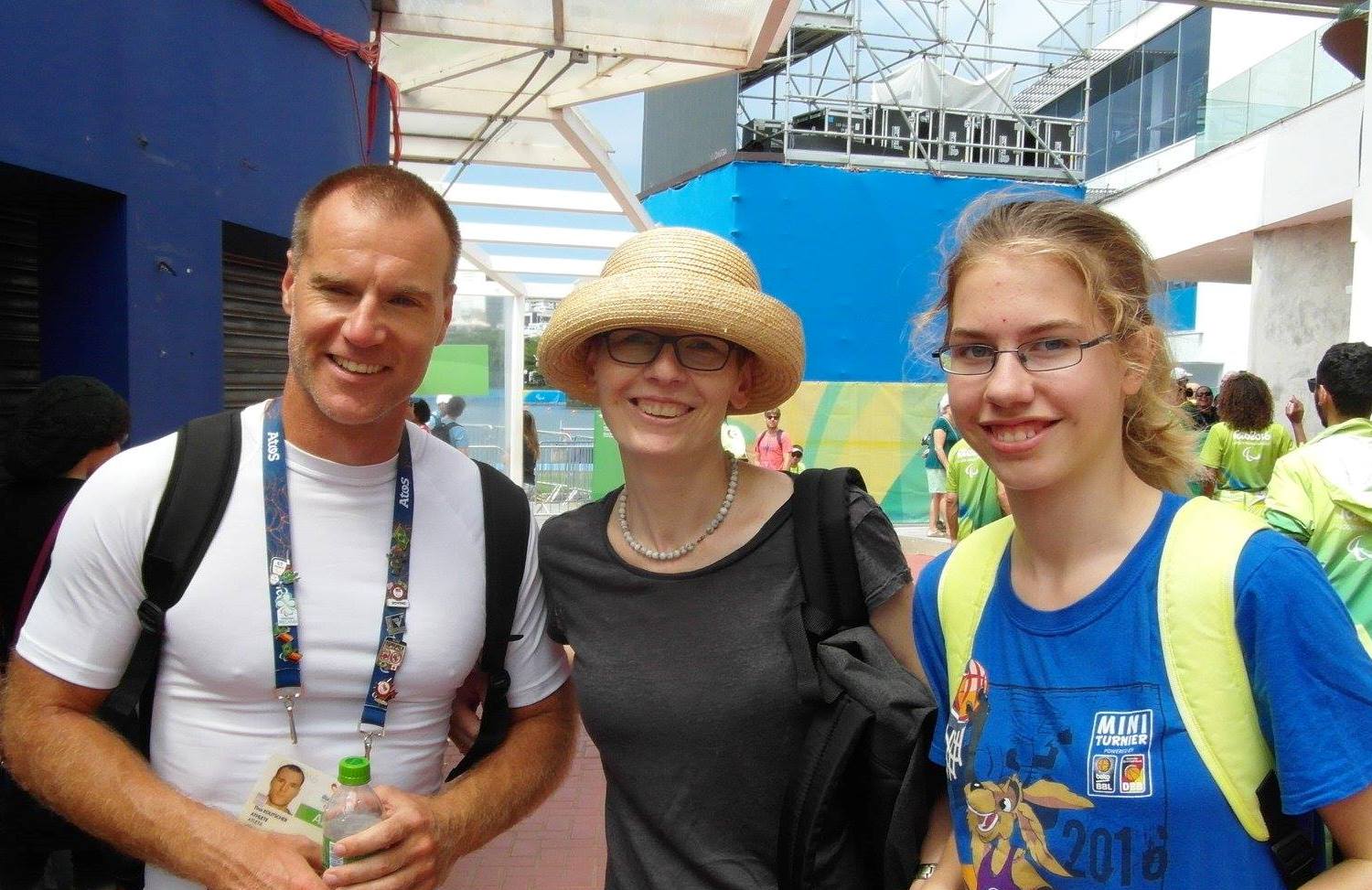 Tino Kolitscher mit Ehefrau Katja und Tochter Maria, die daumendrückend in Rio dabei waren. Foto (D. Rüprich)