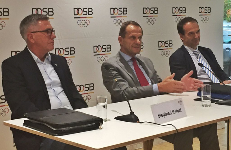 Siegried Kaidel, Alfons Hörmann und Andreas Silbersack (v.l.) erläuterten der Presse die Ergebnisse der Tagung mit den Spitzenfachverbänden zum Thema "Leistungssportreform". (Foto: DOSB)