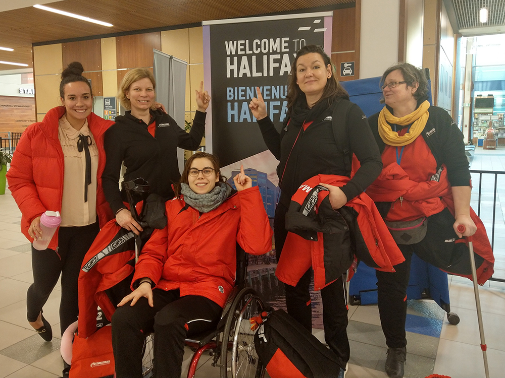 Ankunft in Halifax - Guide des Teams, Mandy Küsel, Daniela Cierpka, Anette Jelitte, Diana Trapp (v. li.)