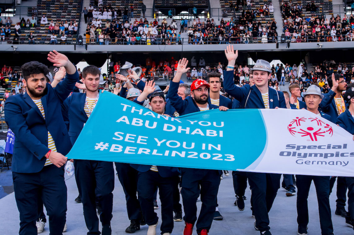 "See you in Berlin" - So verabschiedeten sich die deutschen Athlet*innen bei den Special Olympics World Games 2019 in Abu Dhabi. (Foto: SOD)