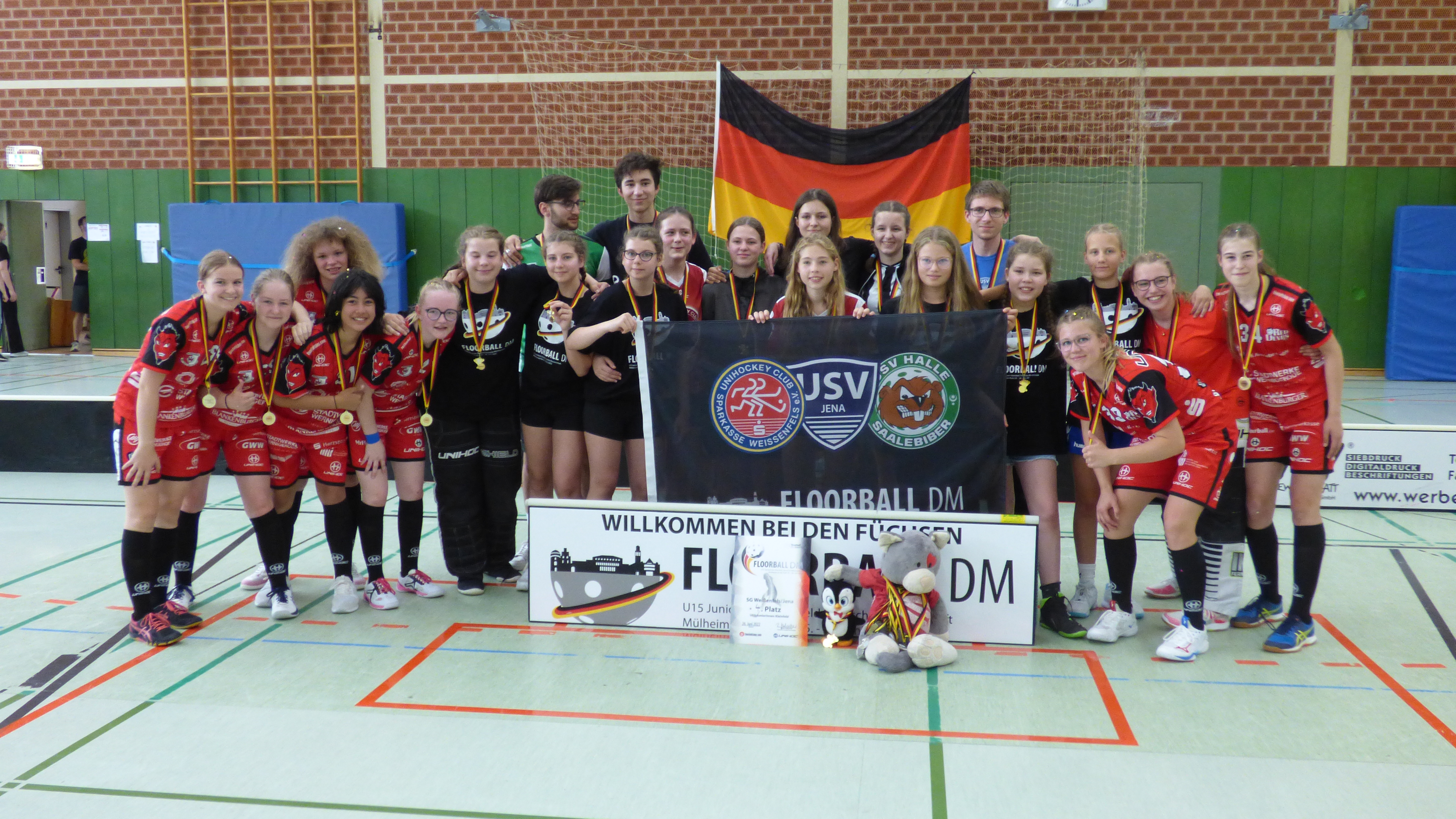 Die sachsen-anhaltinischen Teams im Rahmen der Floorball-DM der U15-Juniorinnen