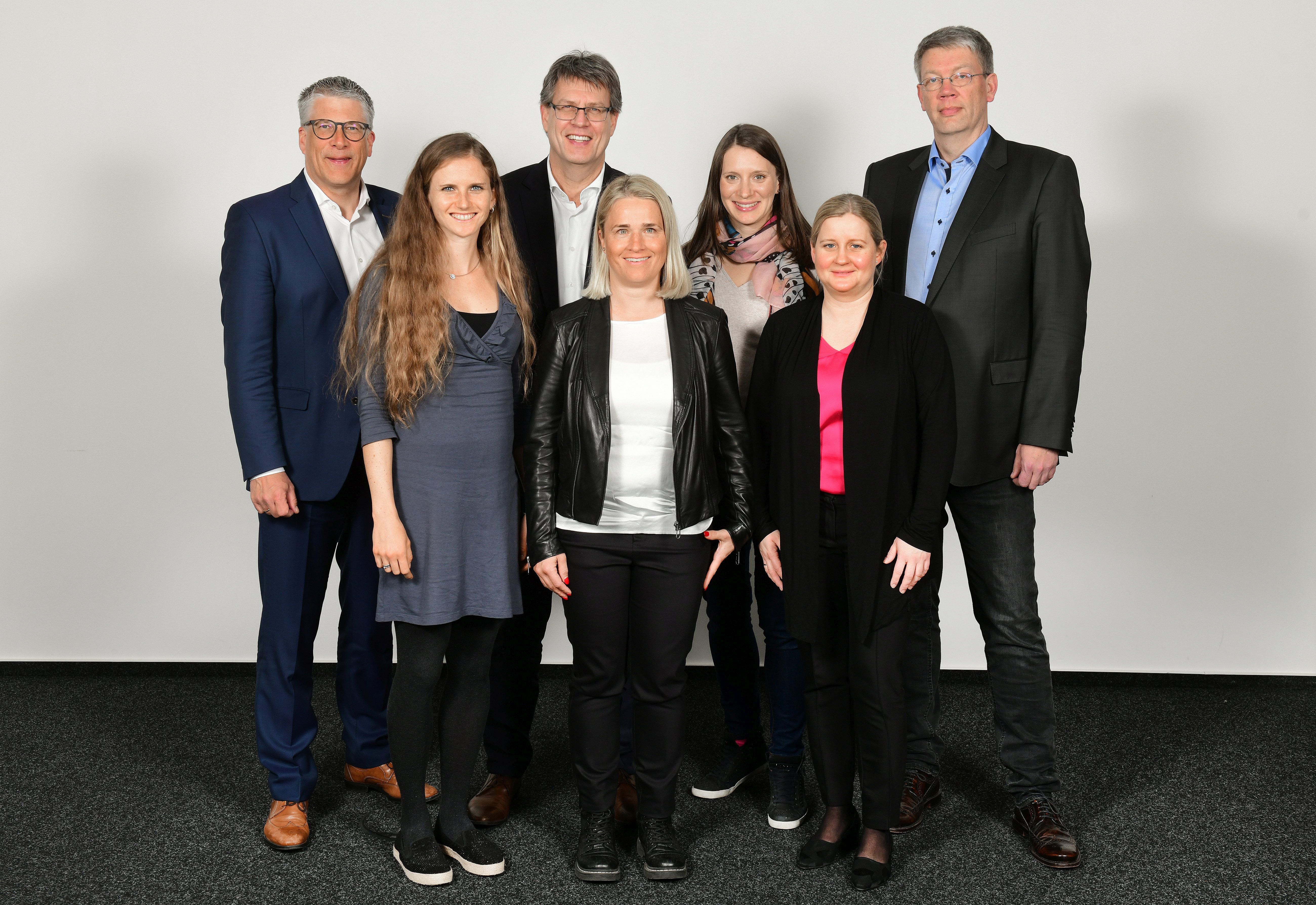Das aktuelle DOSB-Präsidium (v.li.): Stefan Raid, Fabienne Königstein, Thomas Weikert, Verena Bentele, Miriam Welte, Kerstin Holze und Oliver Stegemann (Foto: picture-alliance)