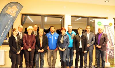 Die Partner der fünf Talentgruppen im Salzlandkreis unterzeichneten in Calbe den Kooperationsvertrag.