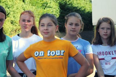 Mädchen stark selbstbewusst Girls Camp