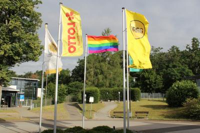 Auch die Landessportschule in Osterburg hatte am 27. Juni 2020 die Regenbogenfahne gehisst.