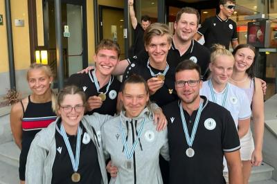 Sachsen-Anhalts Ruderinnen und Ruderer strahlen bei der WM mit ihren Medaillen im die Wette.
